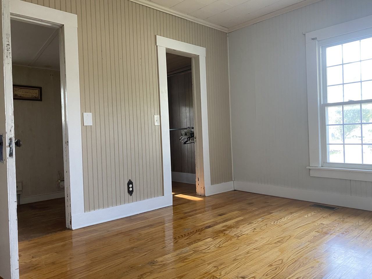 201 Roosevelt Street - Photo 2 of 20