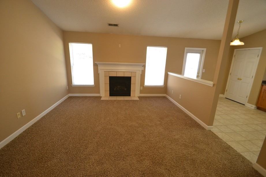 843 Anchor Way NE - Photo 2 of 8