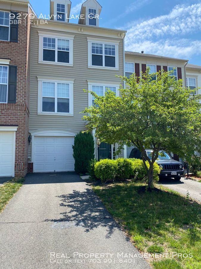 9279 Alvyn Lake Cir - Photo 2 of 31