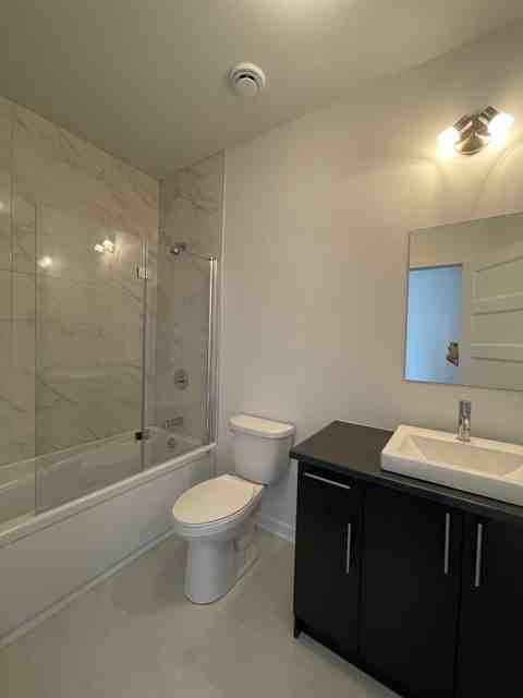 9175 Rue Lennon - Photo 3 of 10