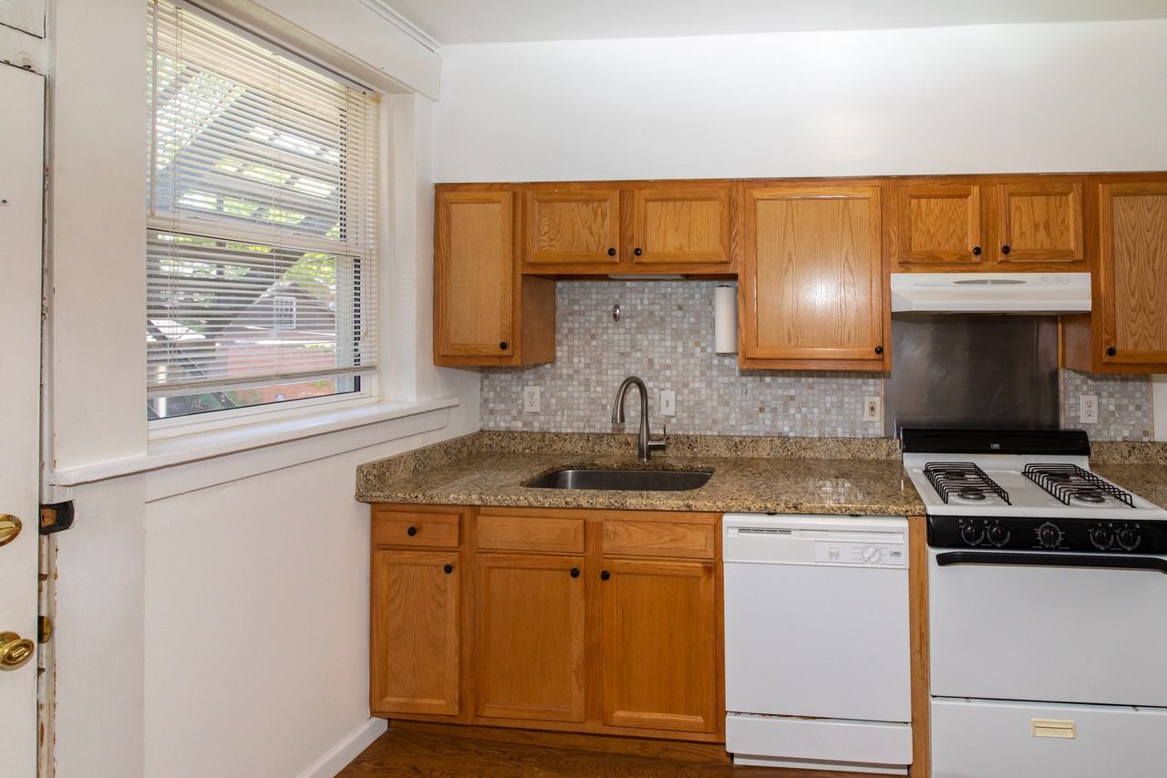 6300 Southwood Avenue #1E - Photo 2 of 12