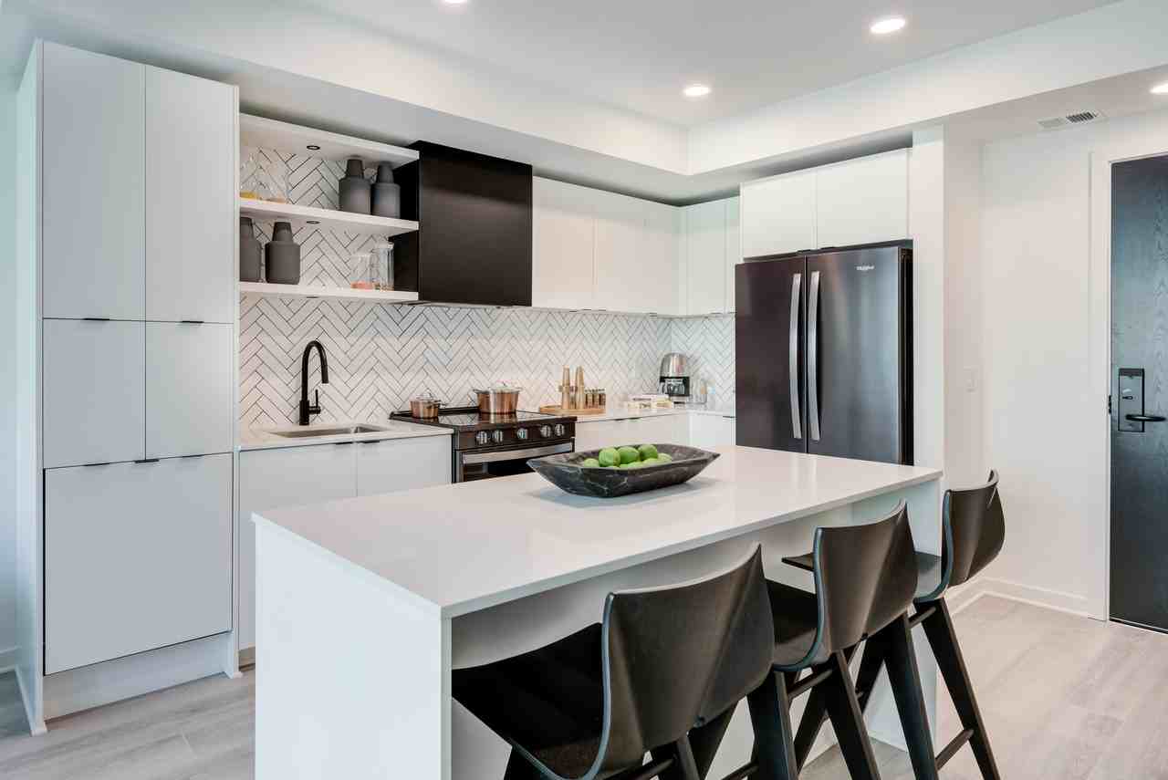 J Sol - Photo 2 of 50