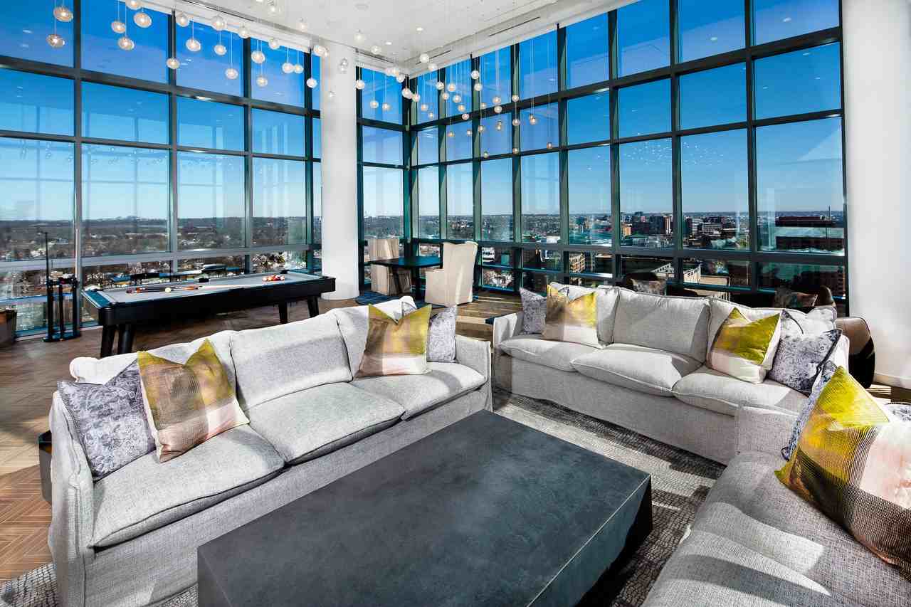 J Sol - Photo 3 of 50