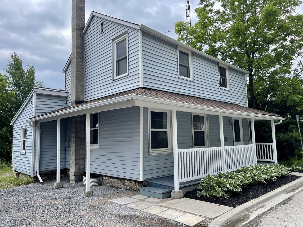 135 St Lawrence - Photo 2 of 35