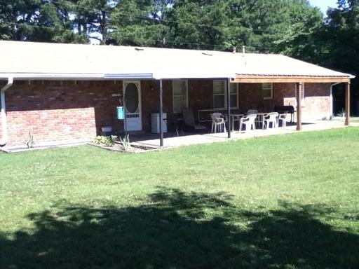 2632 Elmore Park Rd - Photo 2 of 14