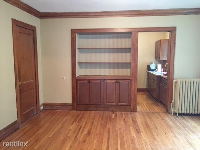 2646 Dupont Ave N - Photo 3 of 8