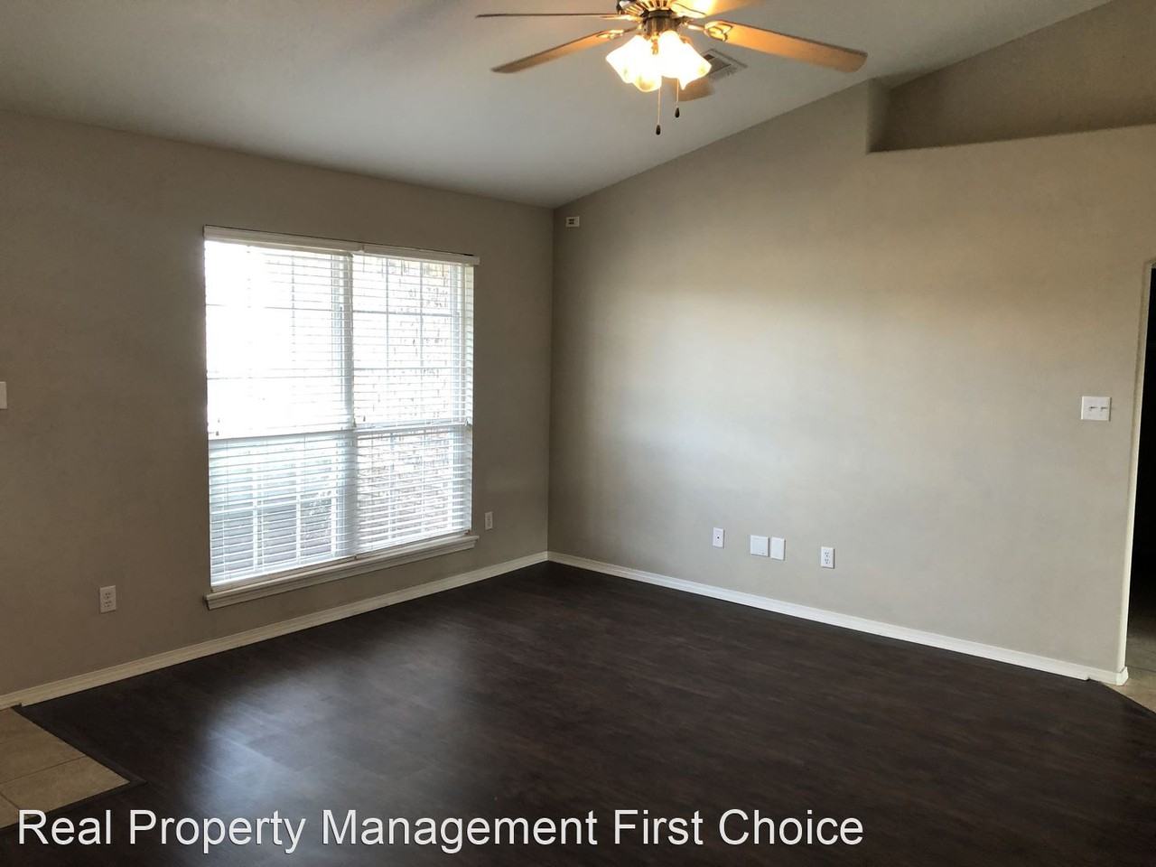 304 Bordeaux Cir - Photo 3 of 11