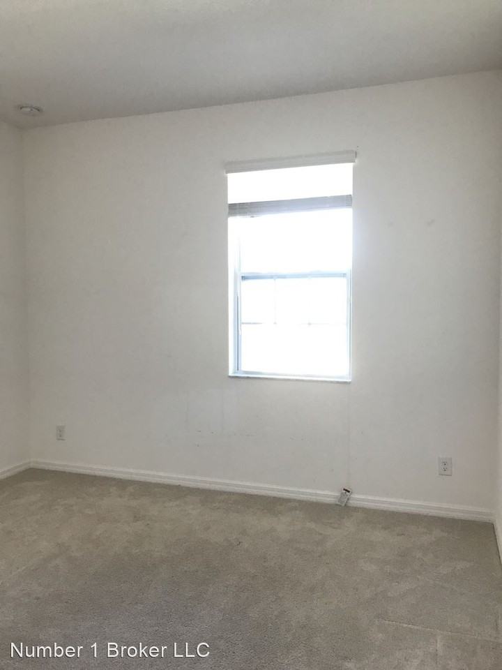 699 Cavan Dr - Photo 3 of 23