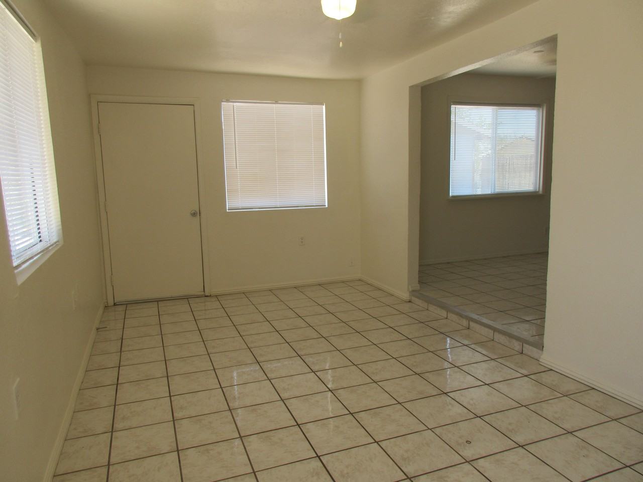 13829 N 48th Ave - Photo 3 of 16
