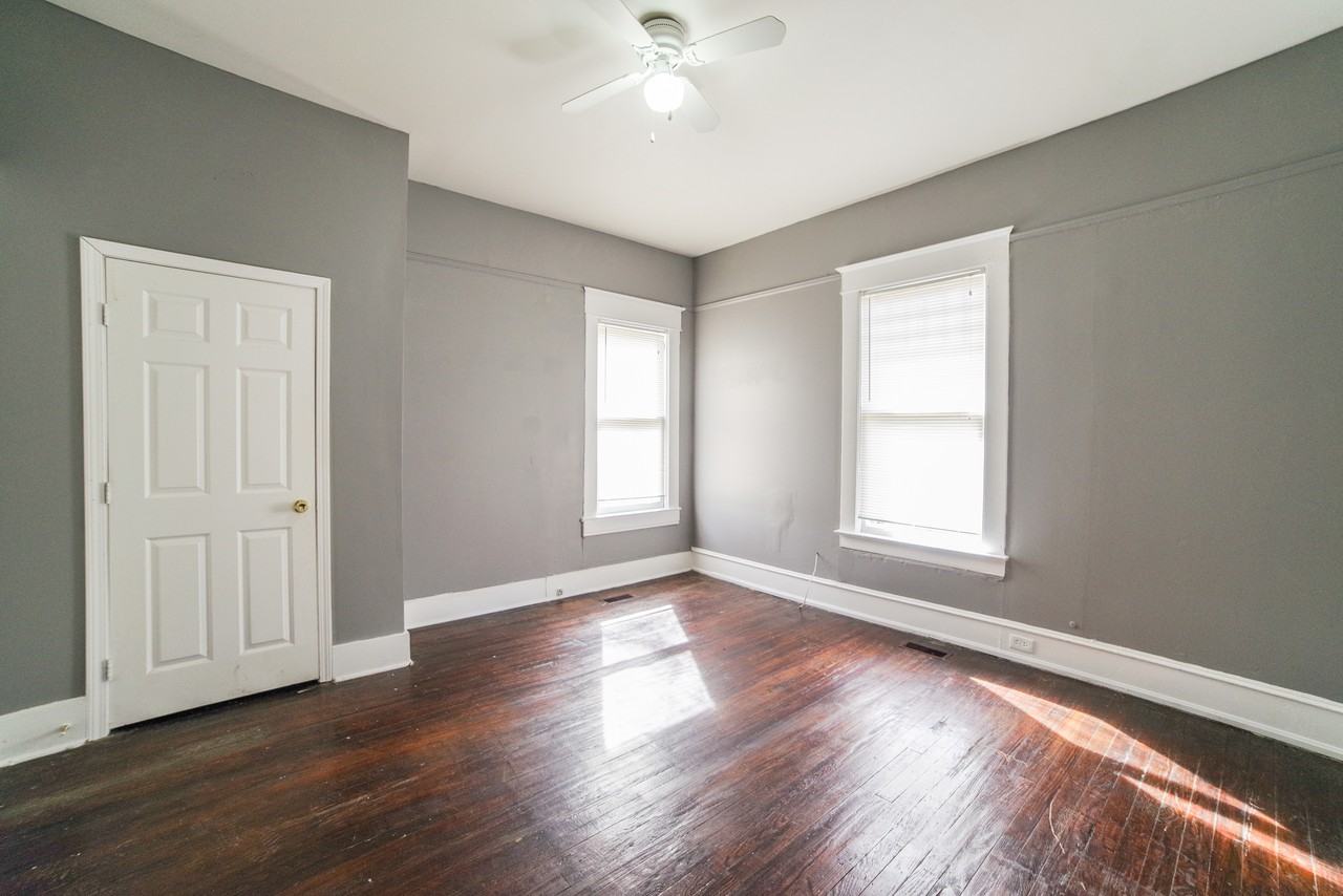 1166 Greenwich St Sw - Photo 3 of 12