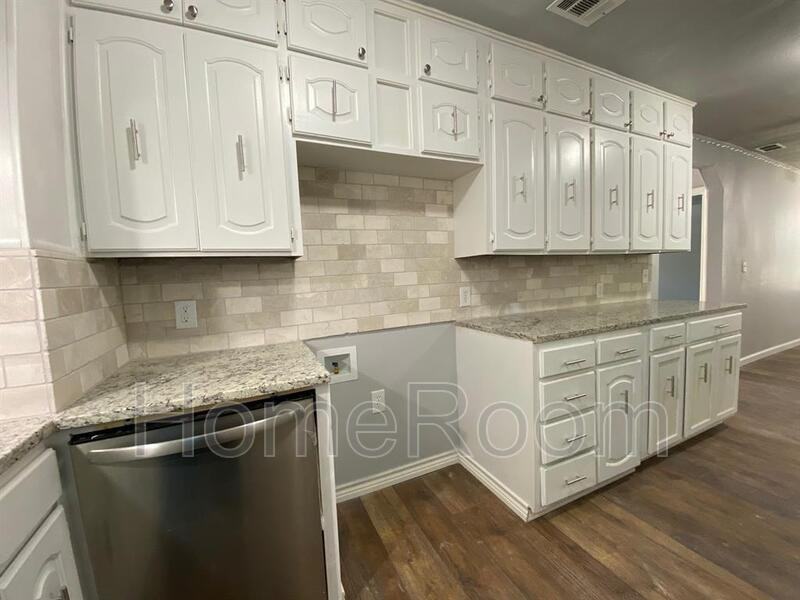 1412 Parsons Ln - Photo 3 of 20