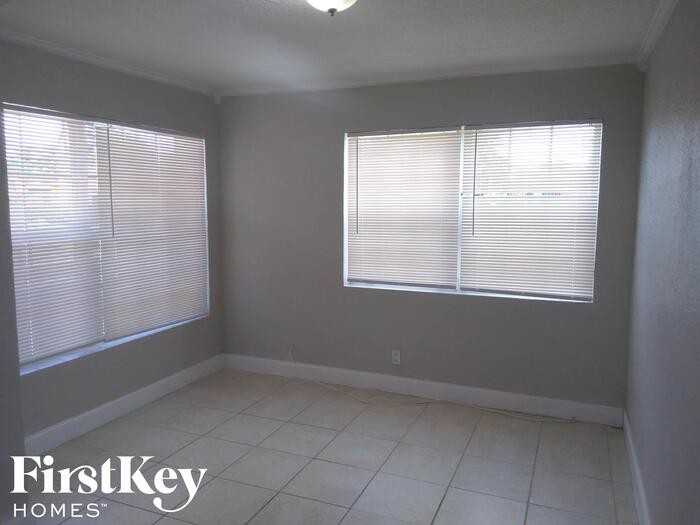 6321 Broadview Blvd - Photo 2 of 3