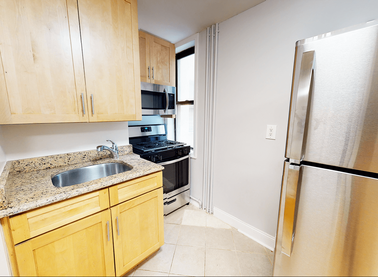 151 Ridge St #01A - Photo 3 of 9