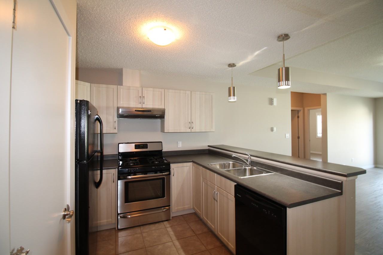 3938 Claxton Loop Sw