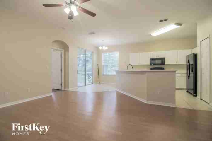 5606 Oasis Pt - Photo 3 of 15