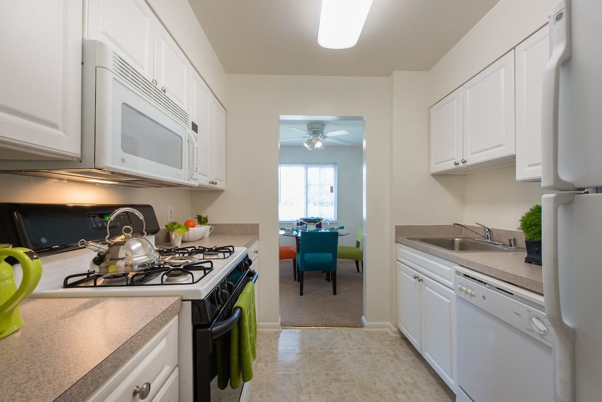 Fairfax Square - Photo 4 of 21