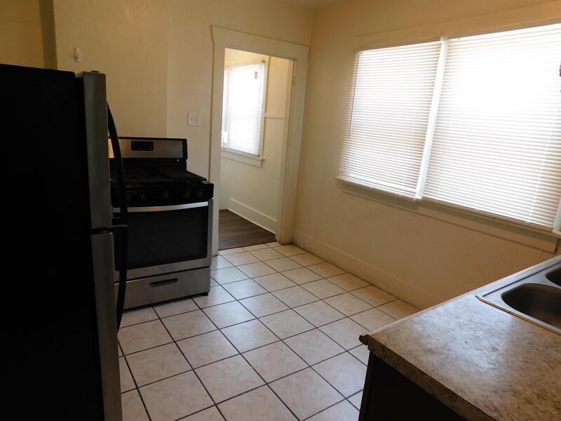 516 Southwest - Photo 4 of 22