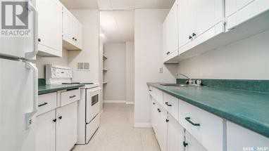 307 - 510 Laurier Street West - Photo 2 of 8