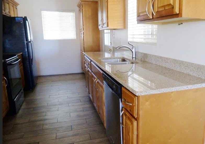 528 W 18th St - Photo 2 of 13