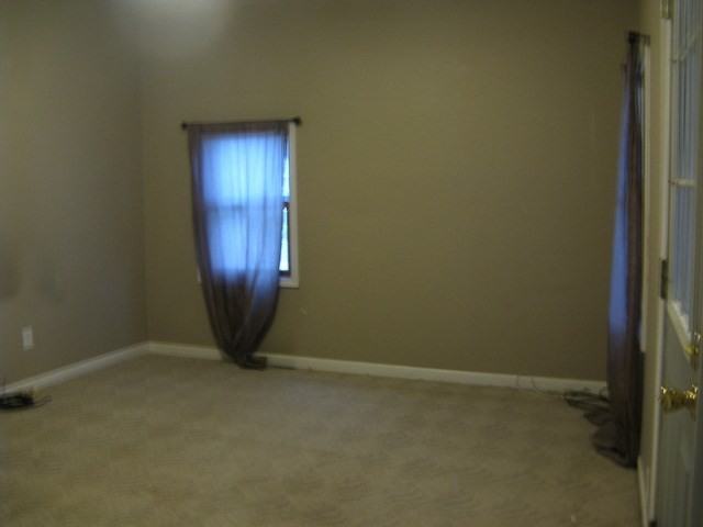 424 E North St - Photo 2 of 12