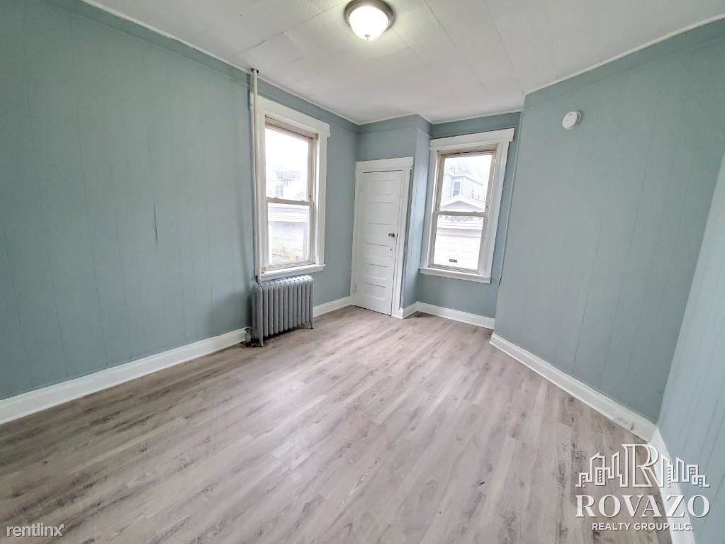 45 Treacy Ave - Photo 2 of 3