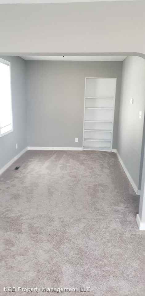 425 S Glick St - Photo 2 of 14