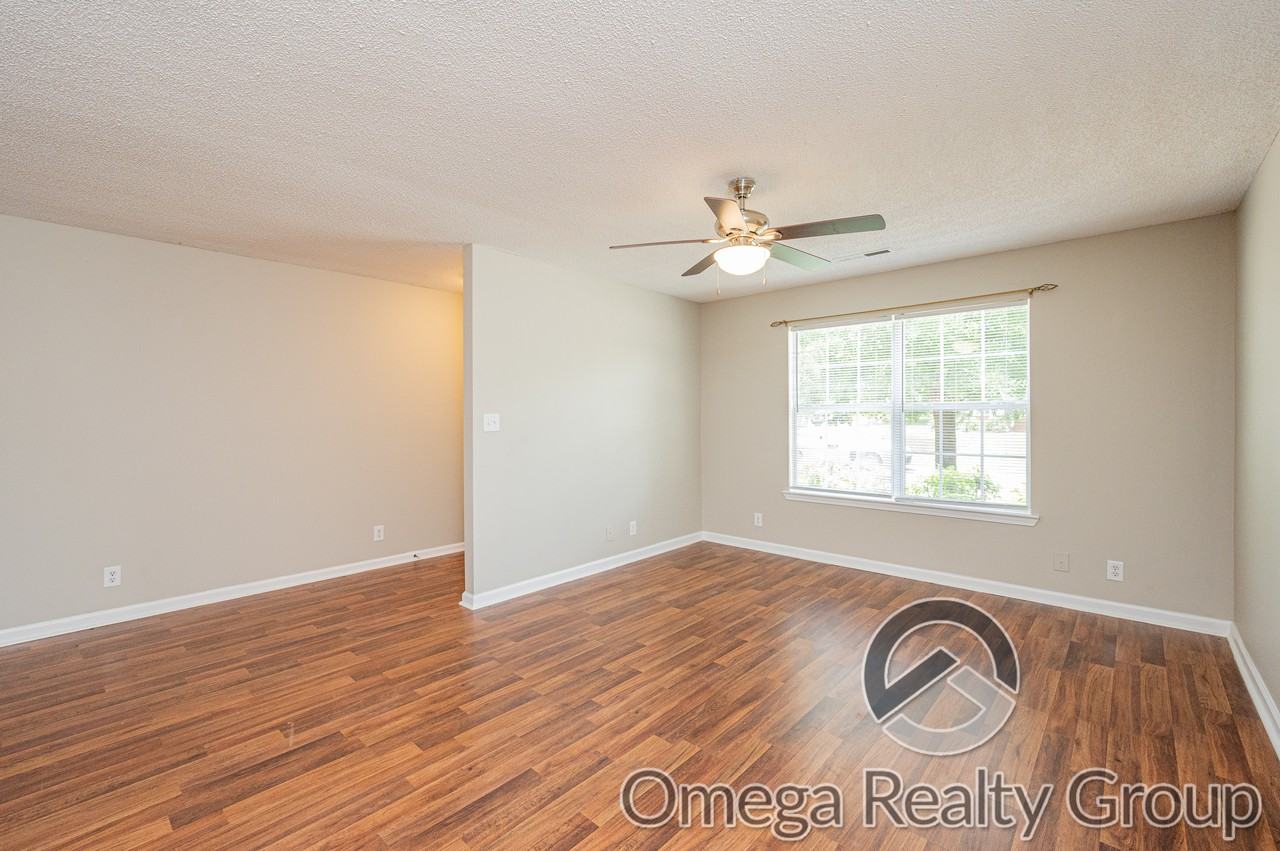 22689 Fisher Dr - Photo 3 of 28