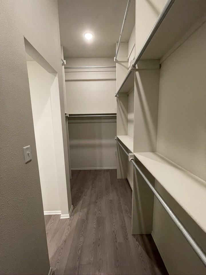 11126 S Adams St - Photo 5 of 20