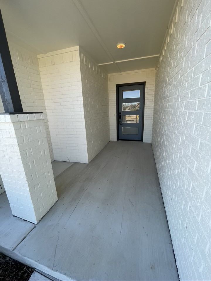 11126 S Adams St - Photo 2 of 20