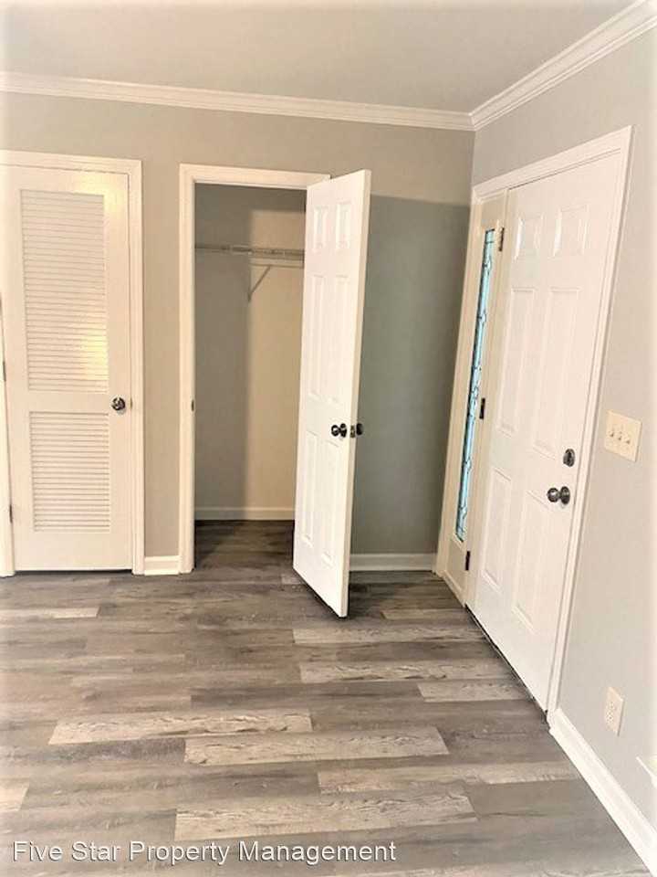 309 Leisure Ct - Photo 2 of 11