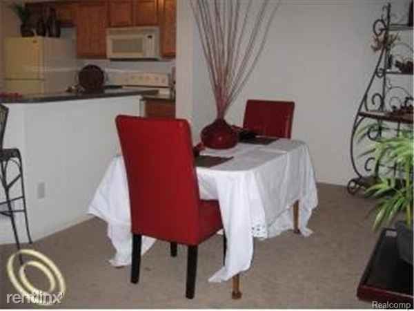 8058 Stony Ct - Photo 3 of 10