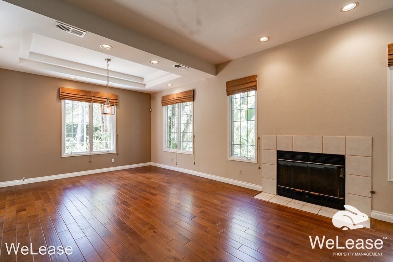 2938 Luciernaga St #B - Photo 2 of 25