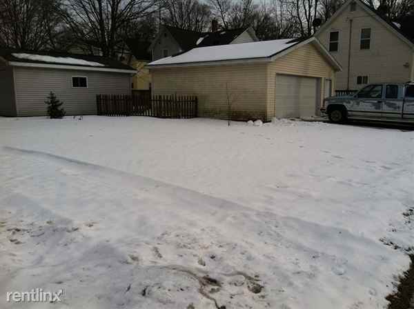 301 Warren Ave - Photo 3 of 18