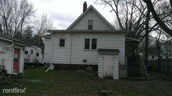 1019 N Adams St - Photo 3 of 3