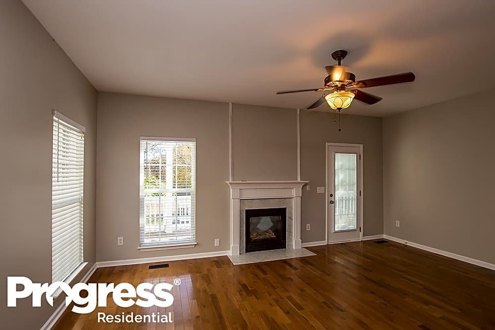 125 Claybrook Ln - Photo 2 of 13