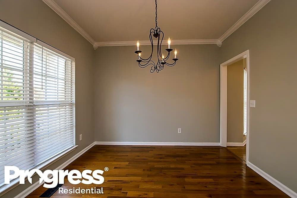 125 Claybrook Ln - Photo 3 of 13