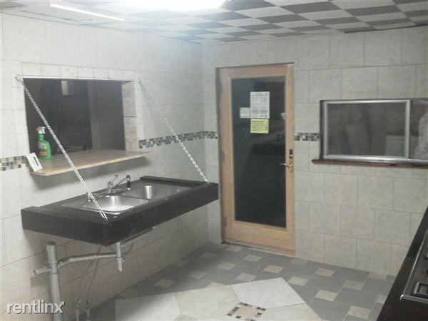 2902 E 47th St - Photo 3 of 9