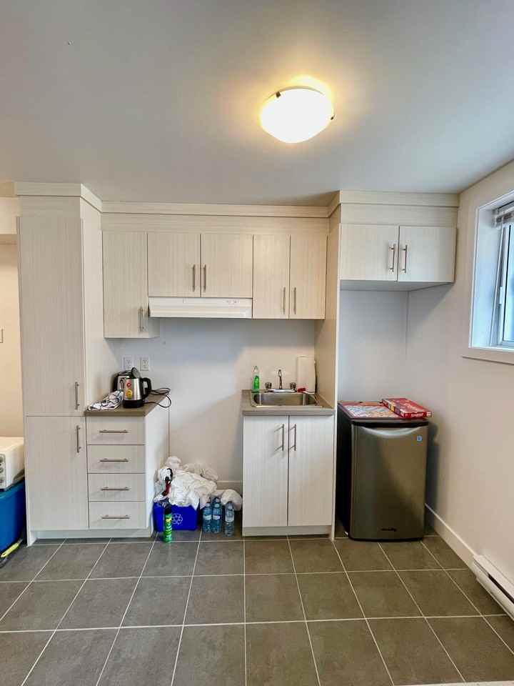 2436 Rue Sainte-Catherine Est #13 - Photo 3 of 7