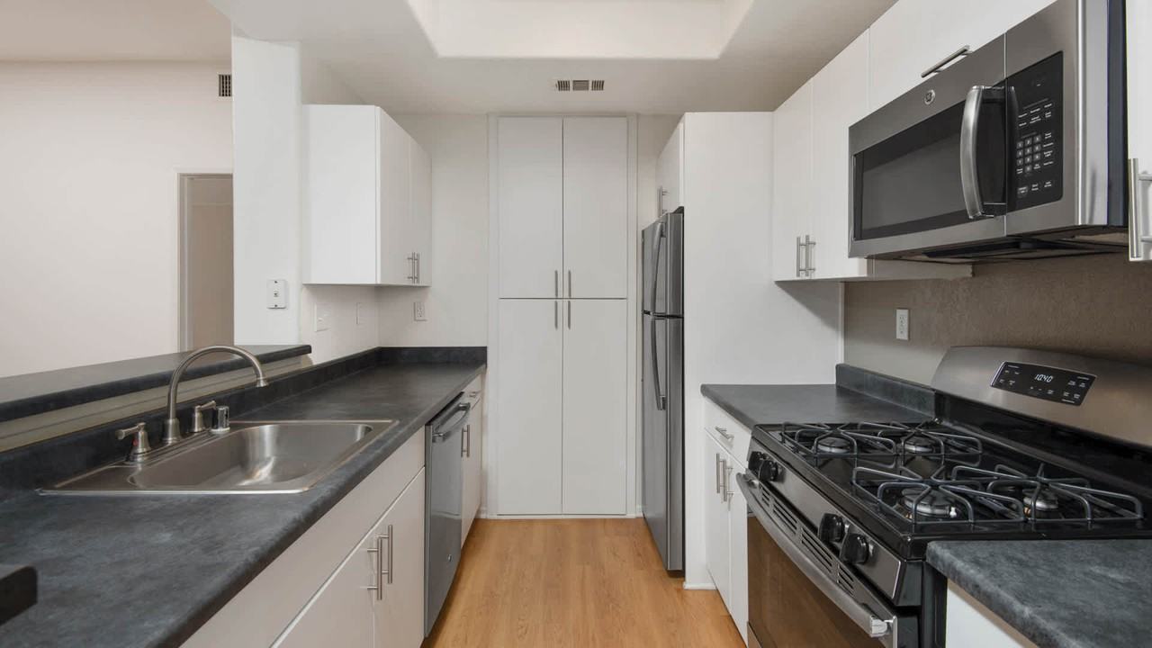 Skycrest - Photo 4 of 39