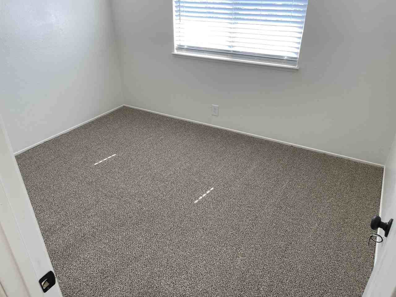 1810 Laurel Ave #A - Photo 3 of 7