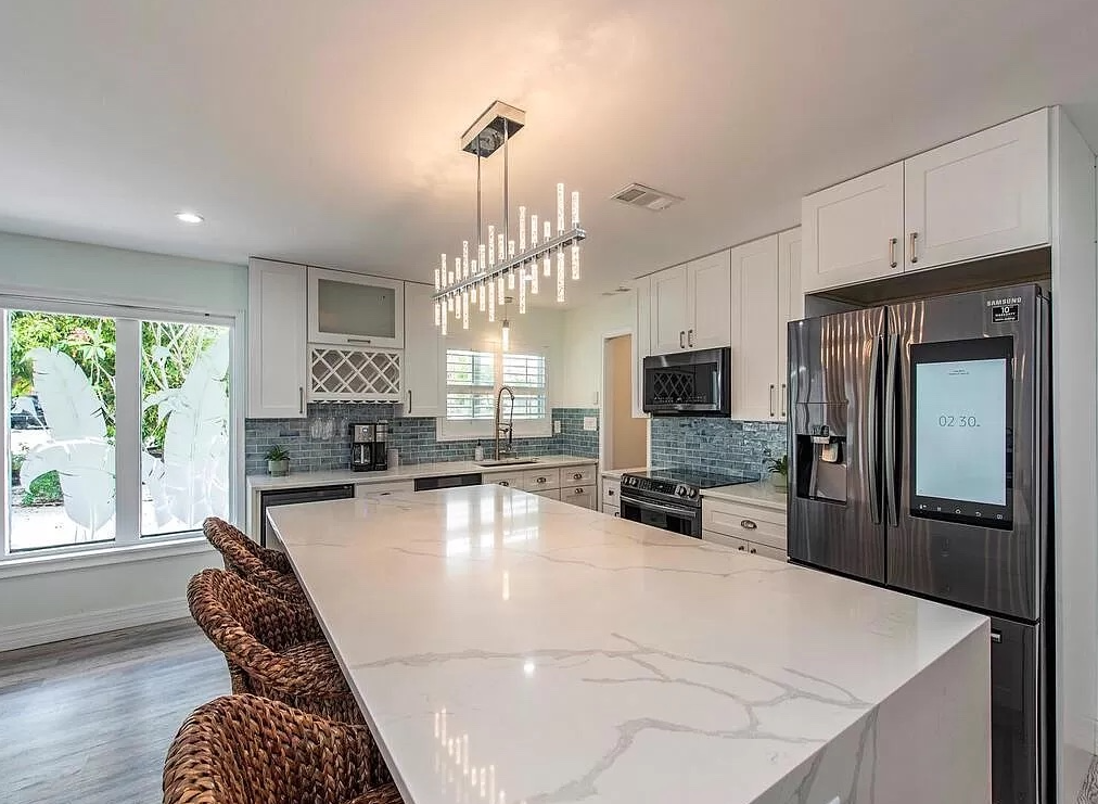 778 5th Avenue North - Photo 6 of 22