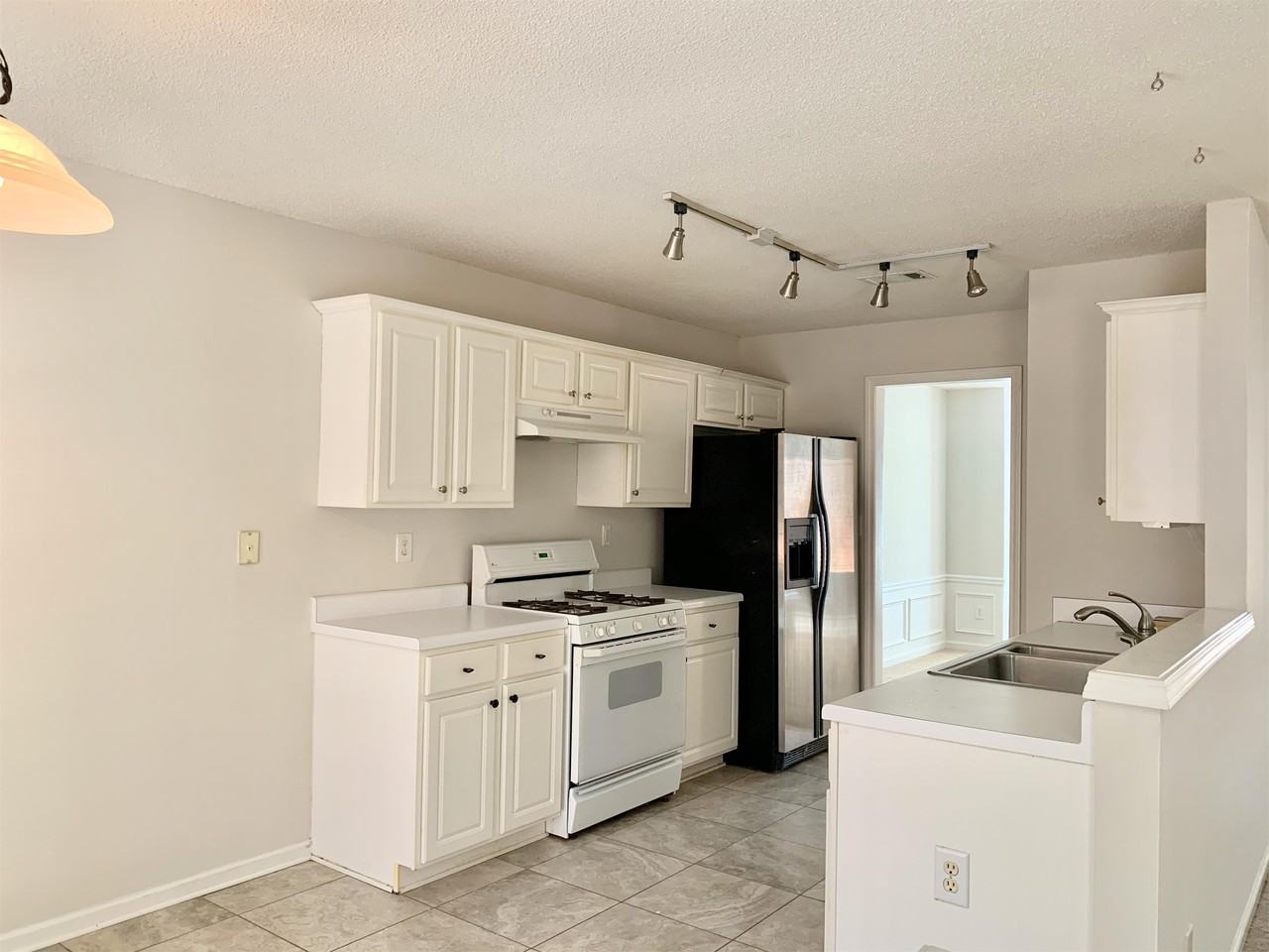 485 Chippenham Ct #1 - Photo 5 of 22