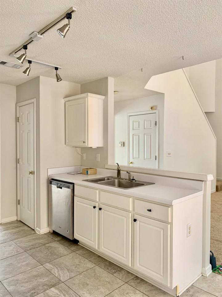 485 Chippenham Ct #1 - Photo 6 of 22