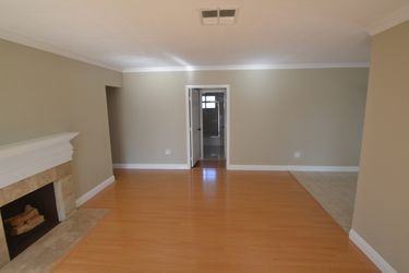 11657 Angell St - Photo 2 of 8