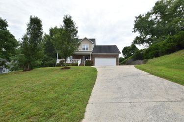 208 Spaniel Dr Se - Photo 2 of 11