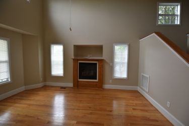 208 Spaniel Dr Se - Photo 3 of 11