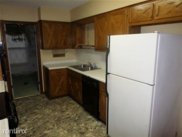 4768 Hornsby Dr - Photo 3 of 10