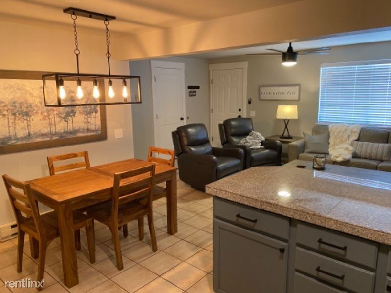 300 Washington St - Photo 2 of 18