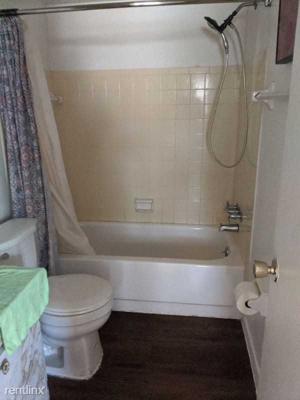 618 93rd Ave N - Photo 3 of 8