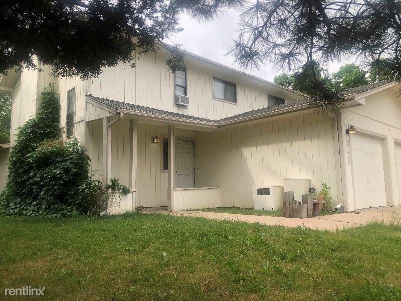 545 Strachan Dr - Photo 2 of 4